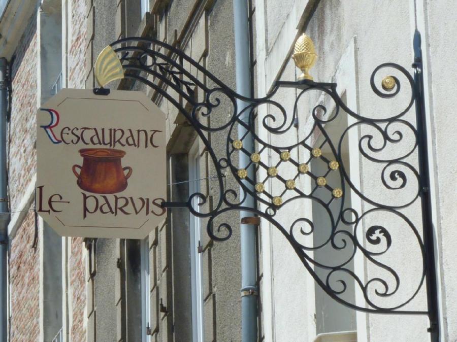 Enseigne du Parvis